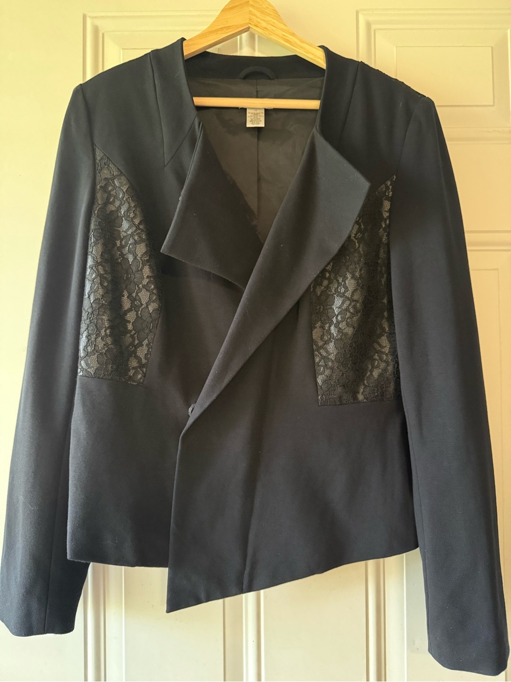Cache all black Ponte knit and lace panels zip blazer jacket
